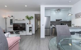 New Modern 3Br With Terrace In Fuengirola Centre